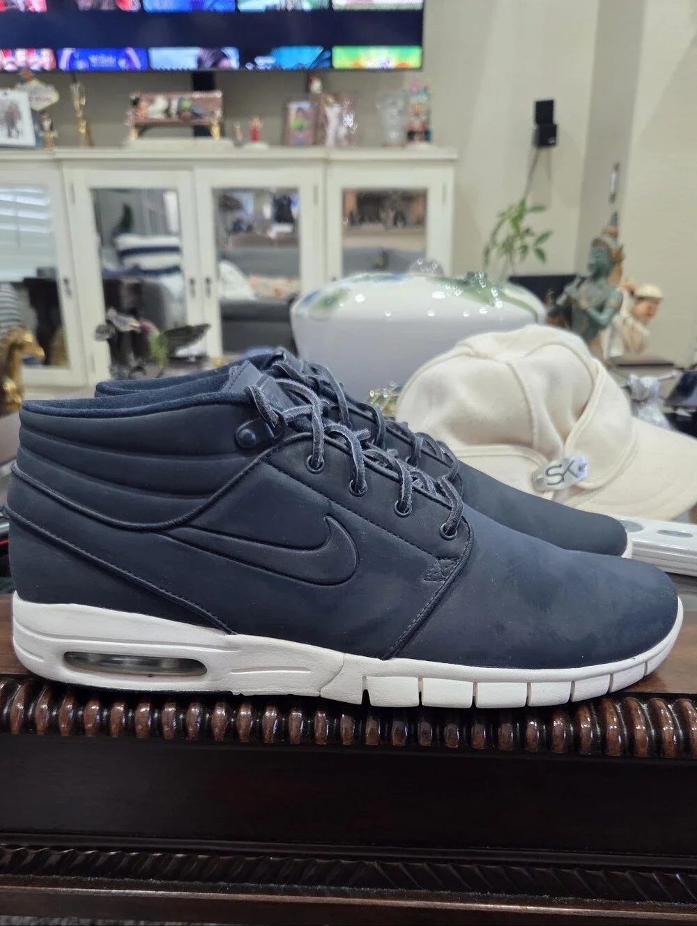 Nike SB Stefan Janoski Max Mid Leather Men’s Mid-Top Athletic Sneakers